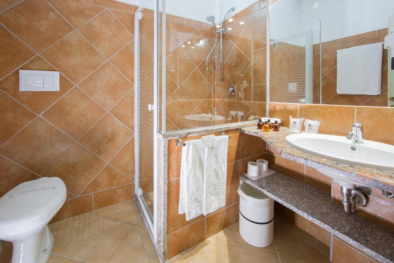 Colonna Beach Hotel Marinella Marinella  Ngoại thất bức ảnh